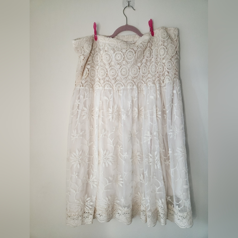 Elegant Cream Lace Dress
